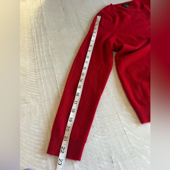 Talbots 100% Cashmere Red Crew Neck Sweater size Medium Petite - Picture 4 of 8